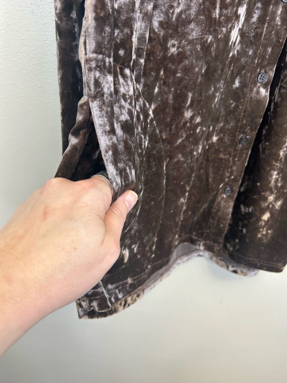 Crushed Velvet Button Up Shirt Size 1X Taupe Brown Boho Artsy Retro Whimsigoth - Picture 10 of 14